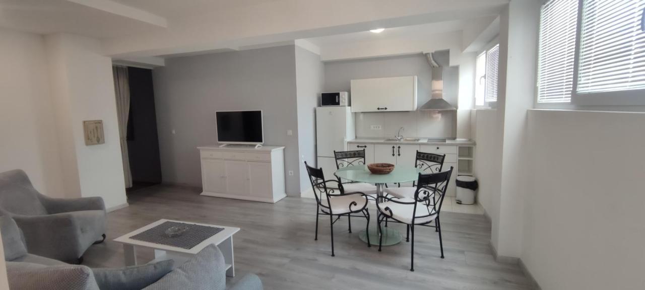 Appartement Obala à Podgora Extérieur photo